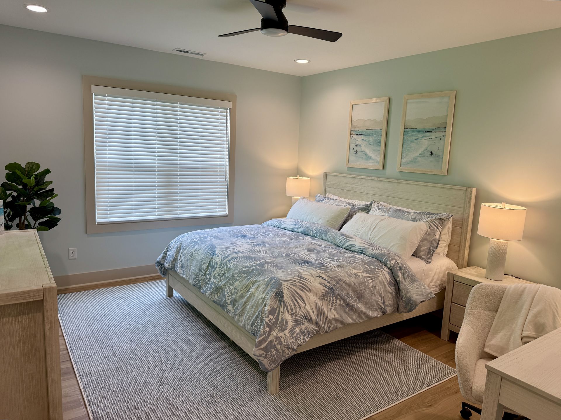 King Suite with Workspace